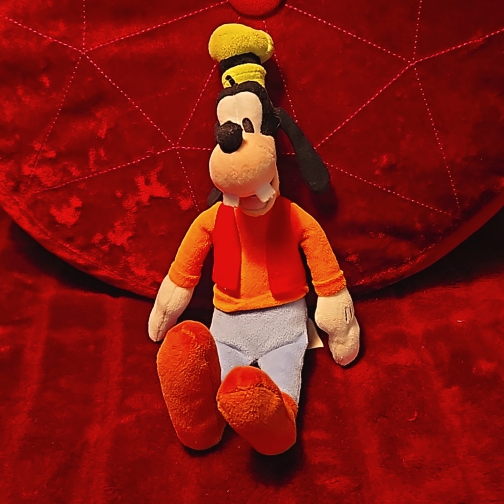 Official Disney 12 in Tall Goofy Plush